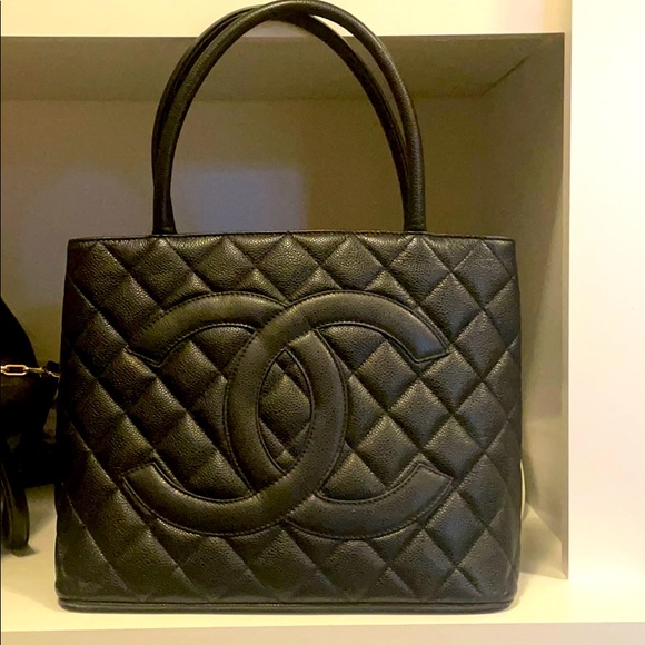CHANEL Handbags - Chanel Medallion Quilted Hand Tote Bag